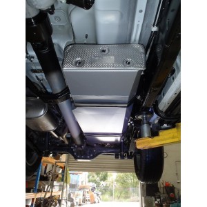 NNDCRNP300  Réservoir de remplacement LRA 135L pour Nissan Navara D23