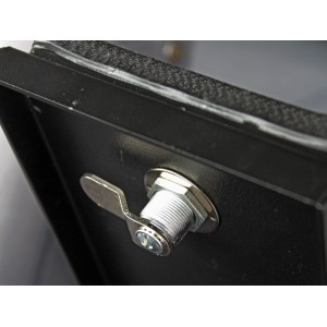 Coffre-fort sous la console d’une Toyota Land Cruiser 76 - de Front Runner SAFE009