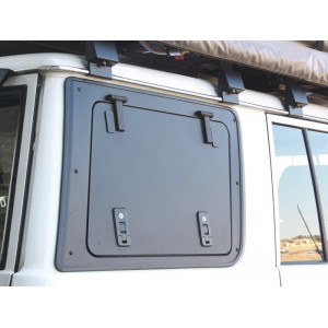 Hayon latéral pour une Toyota Land Cruiser 76 / Côté droit aluminium.