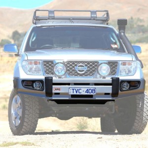 Nissan Navara NP300 2015-Sahara Bar NISSAN NP300 sans Tube Chrome