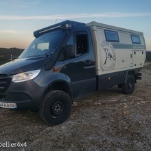 Installation d'un blocage de différentiel arrière sur un Mercedes Sprinter 4x4 magnifiquement préparé par #globecamper 👍👍

#mercedessprinter4x4france #sprinter4x4france #sprintervan4x4 #hymercargrandcanyons2wd4wd #sprinter4x4 #vanlife #Globecamper #sprintervanlife #sprintercampervans #montpellier4x4 #specialiste4x4 #arbeurope #ARB4x4Accessories #arb4x4